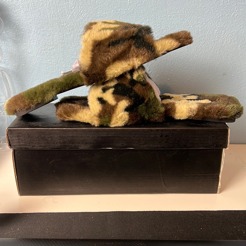 Liliana Shoes Stepout-2 Furry Sandals Camouflage Women's Size 6.5 Brand New